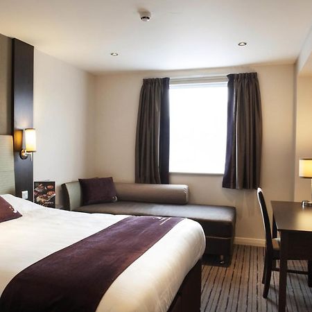Premier Inn London Greenford Extérieur photo